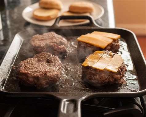 ハンバーグ 焼き方 フライパン 宇宙の彼方で踊るフライパンの秘密