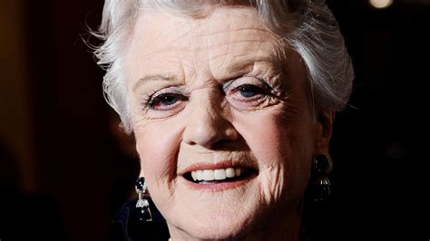  Thicker Than Water -  Khám phá câu chuyện gia đình đầy bí ẩn với sự góp mặt của tài năng Angela Lansbury